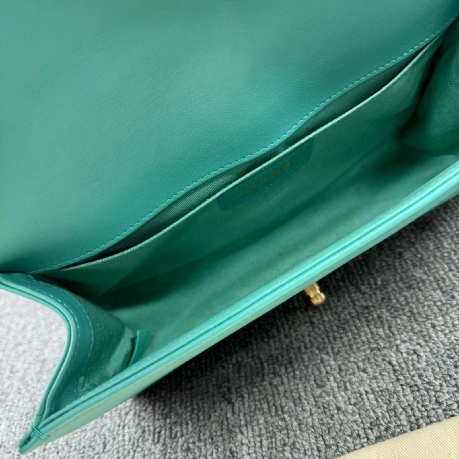 100%  Authentic CHANEL Boy Green Leather Shoulder Bag