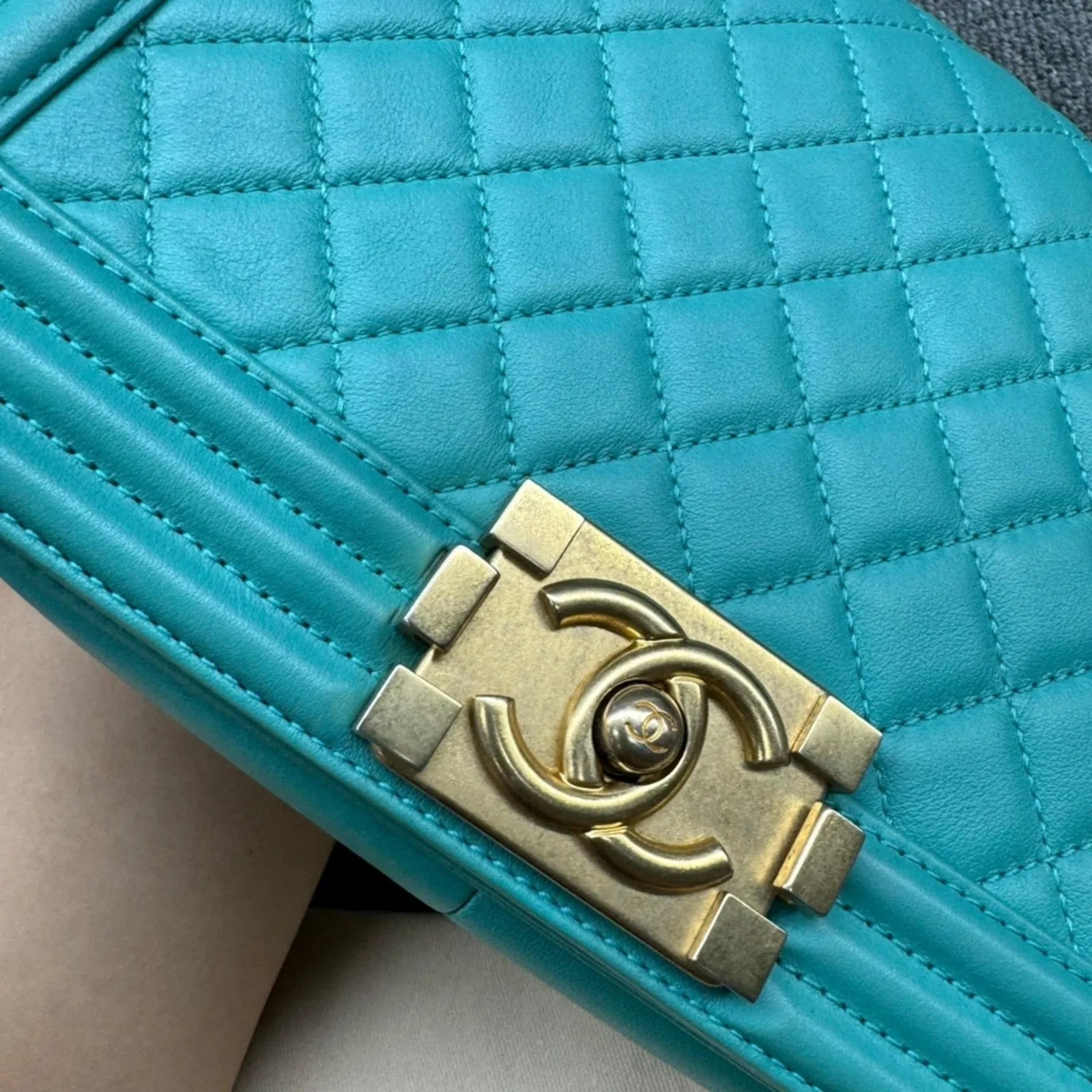 100%  Authentic CHANEL Boy Green Leather Shoulder Bag