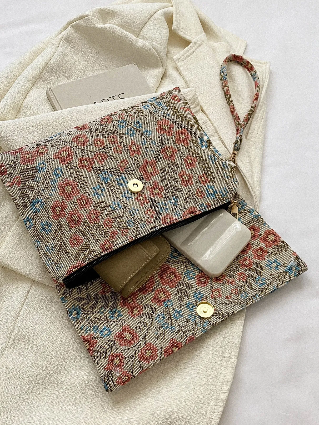 1pc Jacquard Embroidery Clutch Bag - Red- FD ⚡