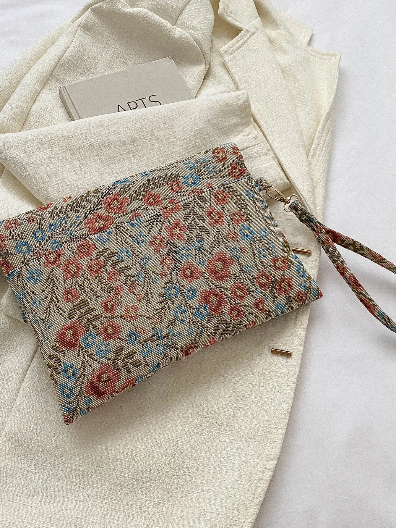 1pc Jacquard Embroidery Clutch Bag - Red- FD ⚡