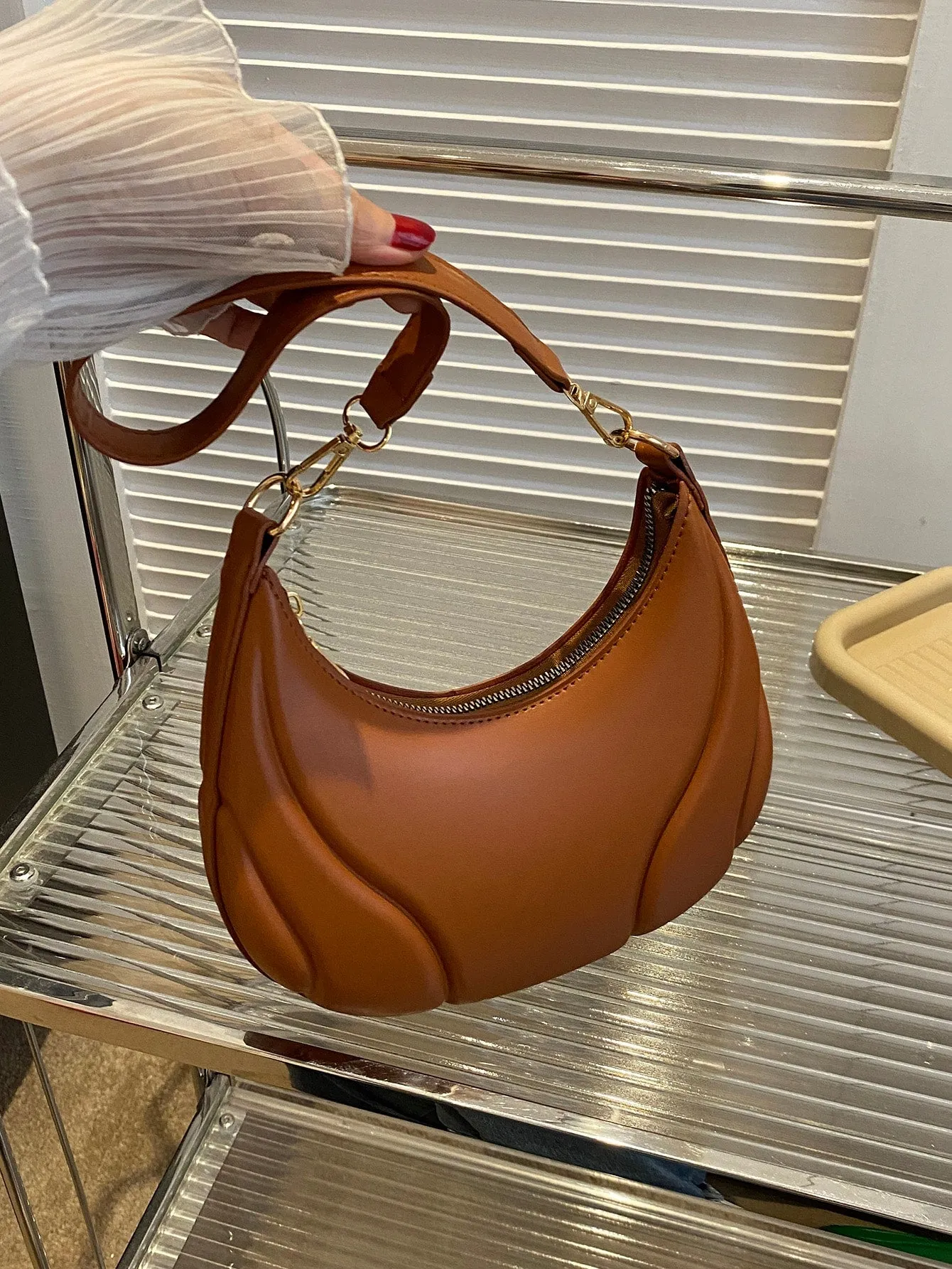 1pc Pressed Brown Pu Solid Color Single Shoulder Bag - Brown