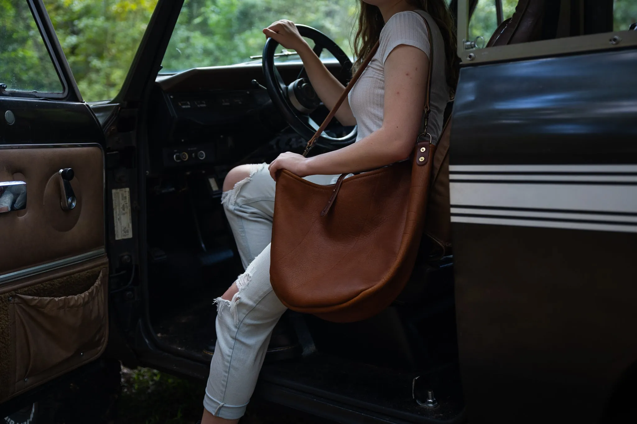 CELESTE LEATHER HOBO BAG - LARGE - HONEY