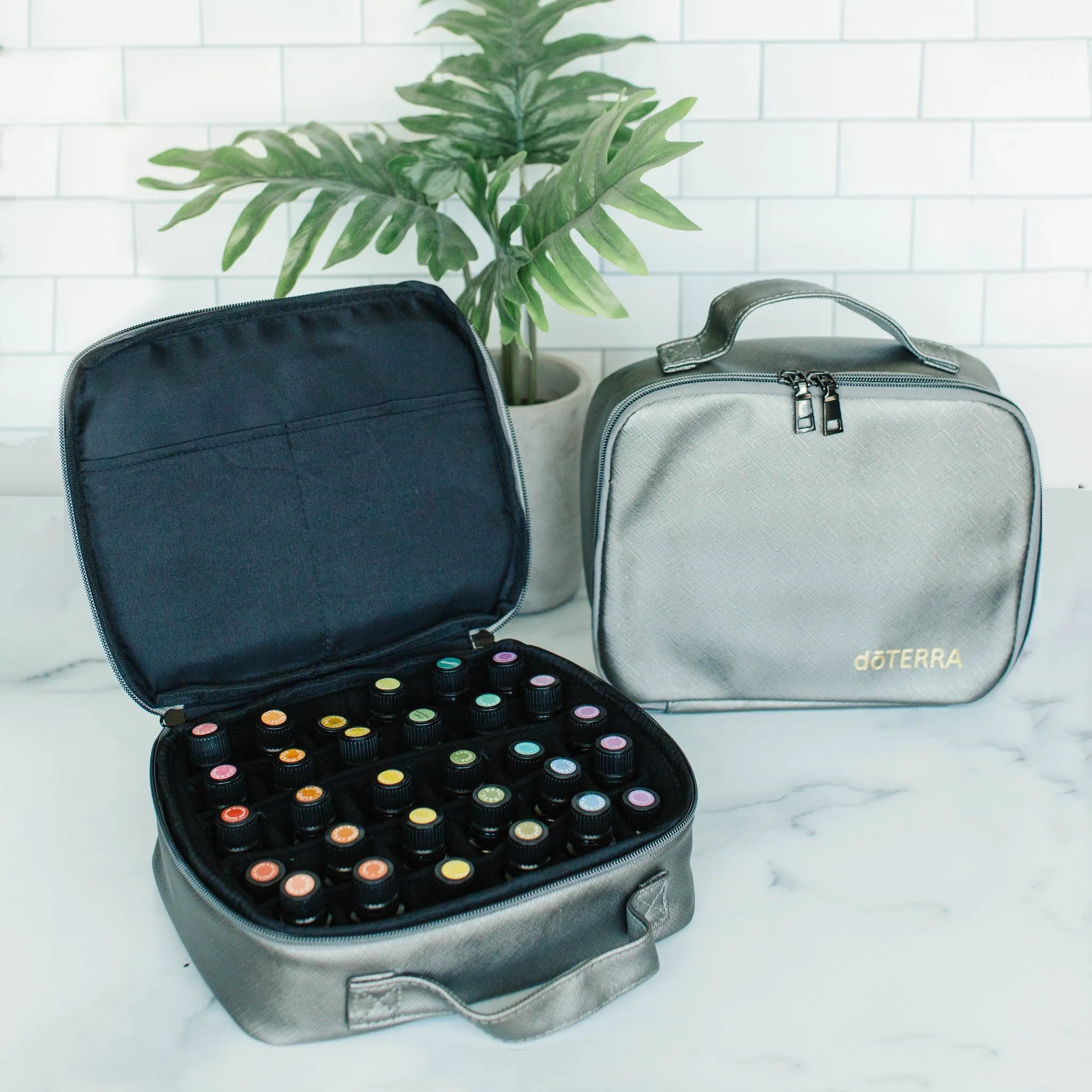 Chic Vegan Leather Medium Essential Oil Carrying Case