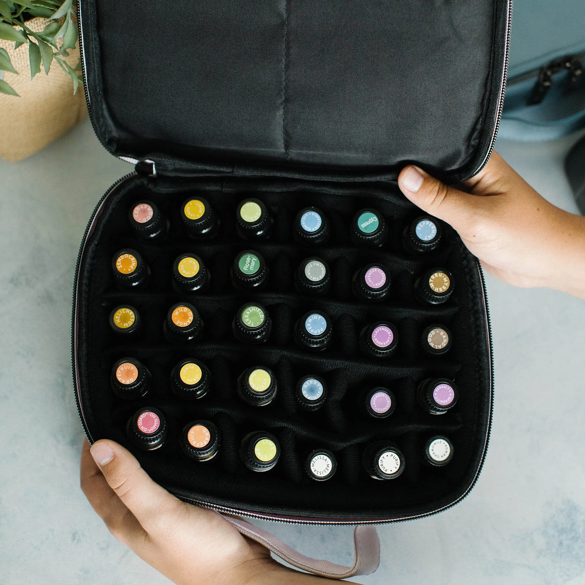 Chic Vegan Leather Medium Essential Oil Carrying Case