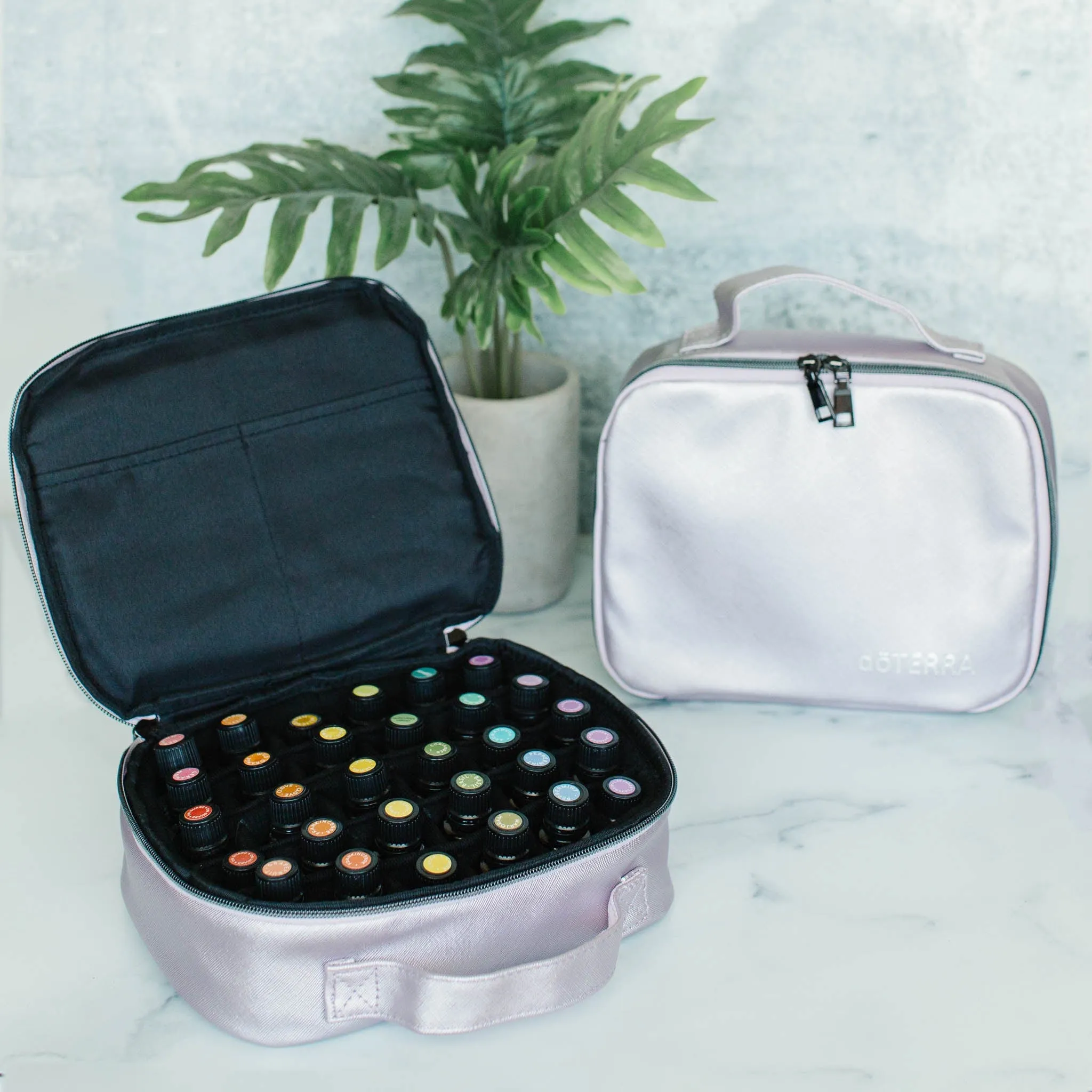 Chic Vegan Leather Medium Essential Oil Carrying Case