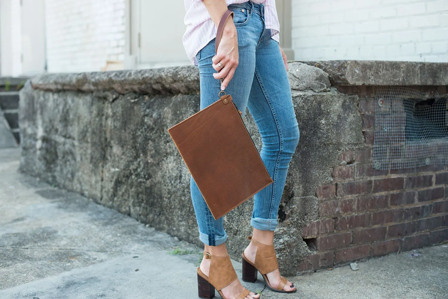 FELICITY ZIPPERED CLUTCH WITH WRISTLET LARGE - NAVY