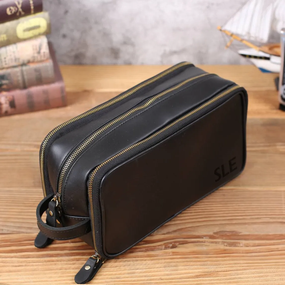 Groomsmen Gift Personalized Leather Toiletry Bag Waterproof Leather Dopp Kit Men's Shaving Kit, Christmas Gift