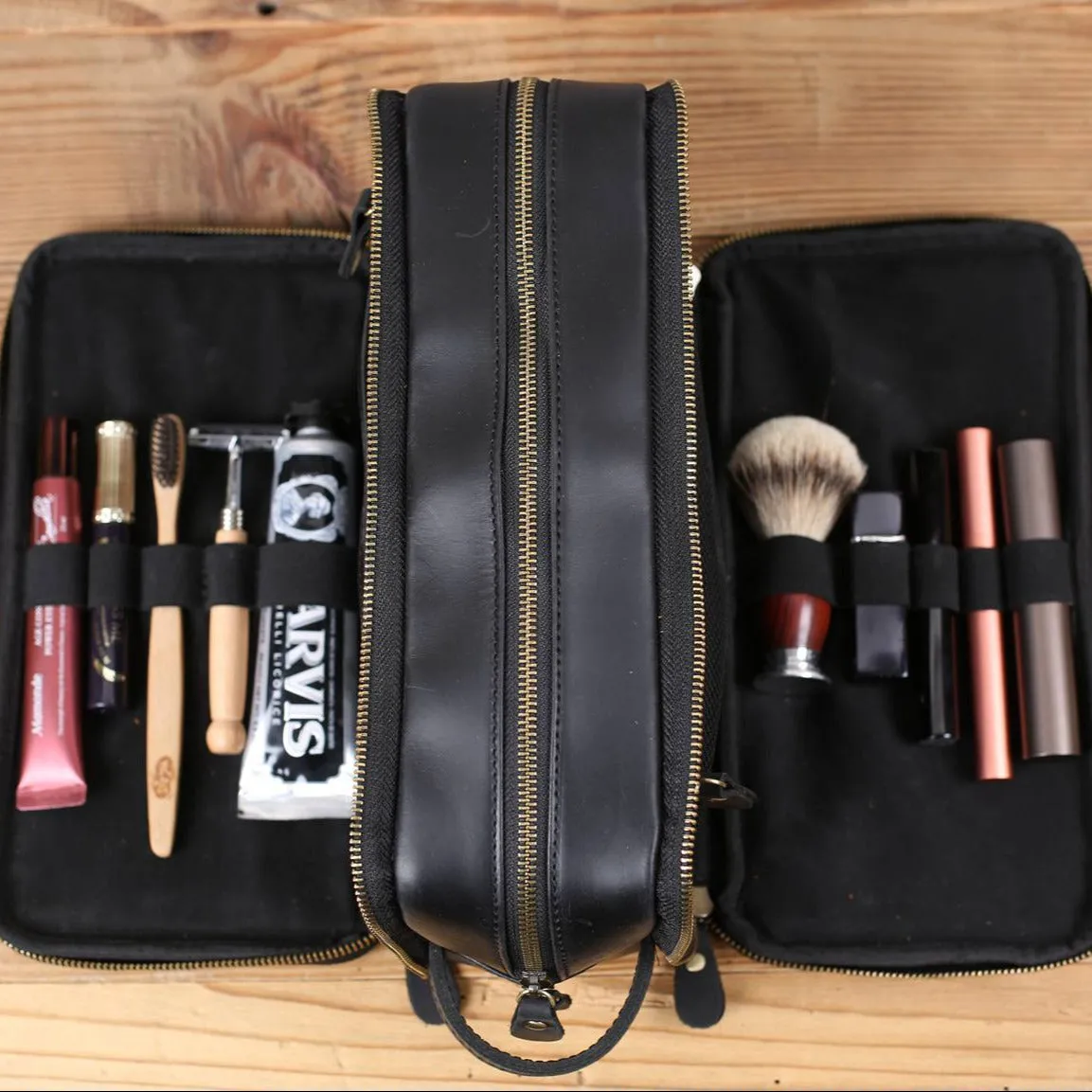 Groomsmen Gift Personalized Leather Toiletry Bag Waterproof Leather Dopp Kit Men's Shaving Kit, Christmas Gift