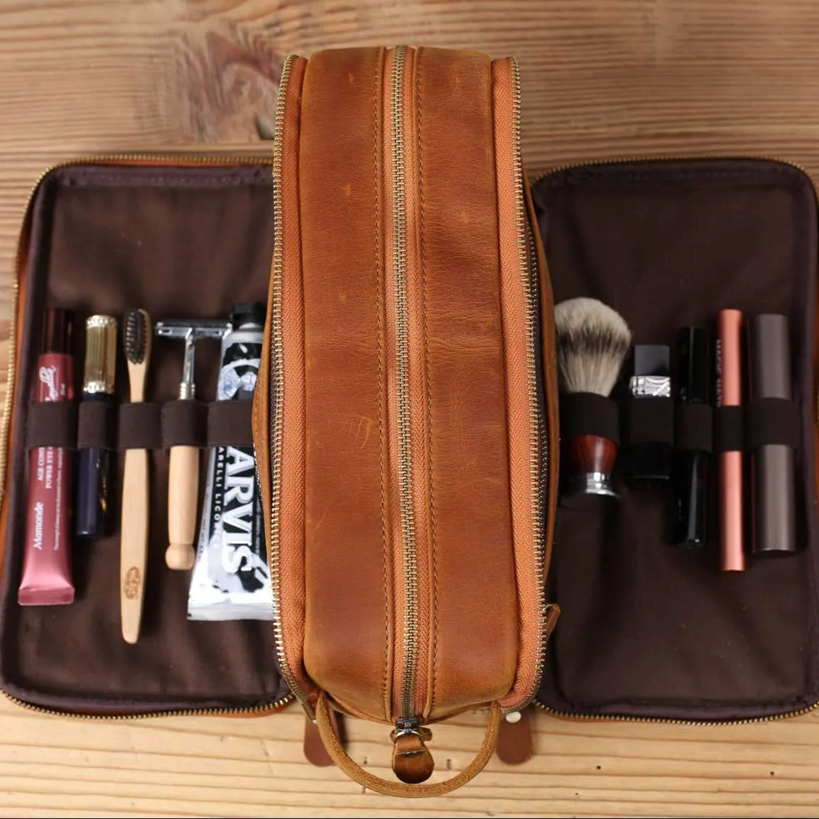 Groomsmen Gift Personalized Leather Toiletry Bag Waterproof Leather Dopp Kit Men's Shaving Kit, Christmas Gift