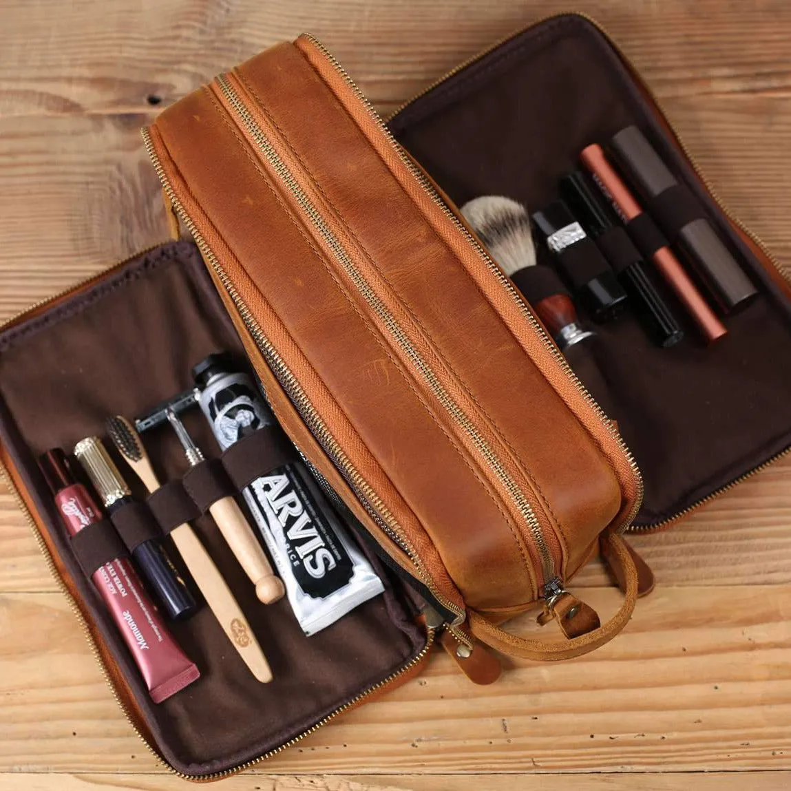 Groomsmen Gift Personalized Leather Toiletry Bag Waterproof Leather Dopp Kit Men's Shaving Kit, Christmas Gift