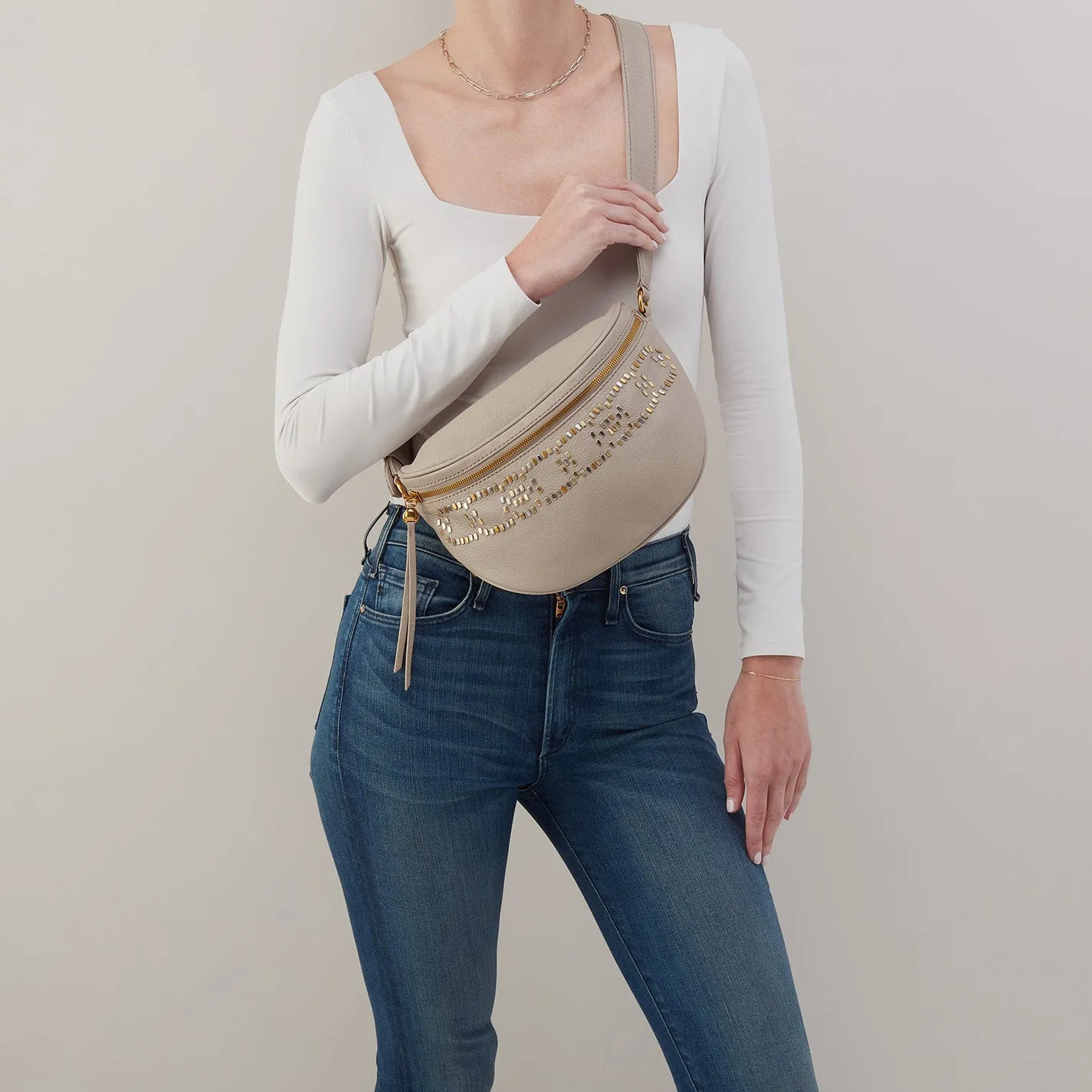 Juno Belt Bag In Pebbled Leather - Taupe