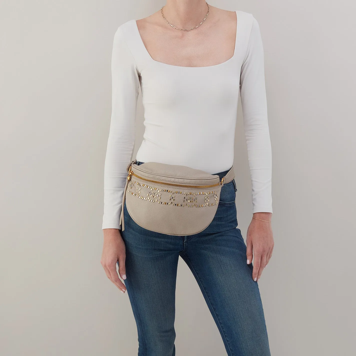 Juno Belt Bag In Pebbled Leather - Taupe