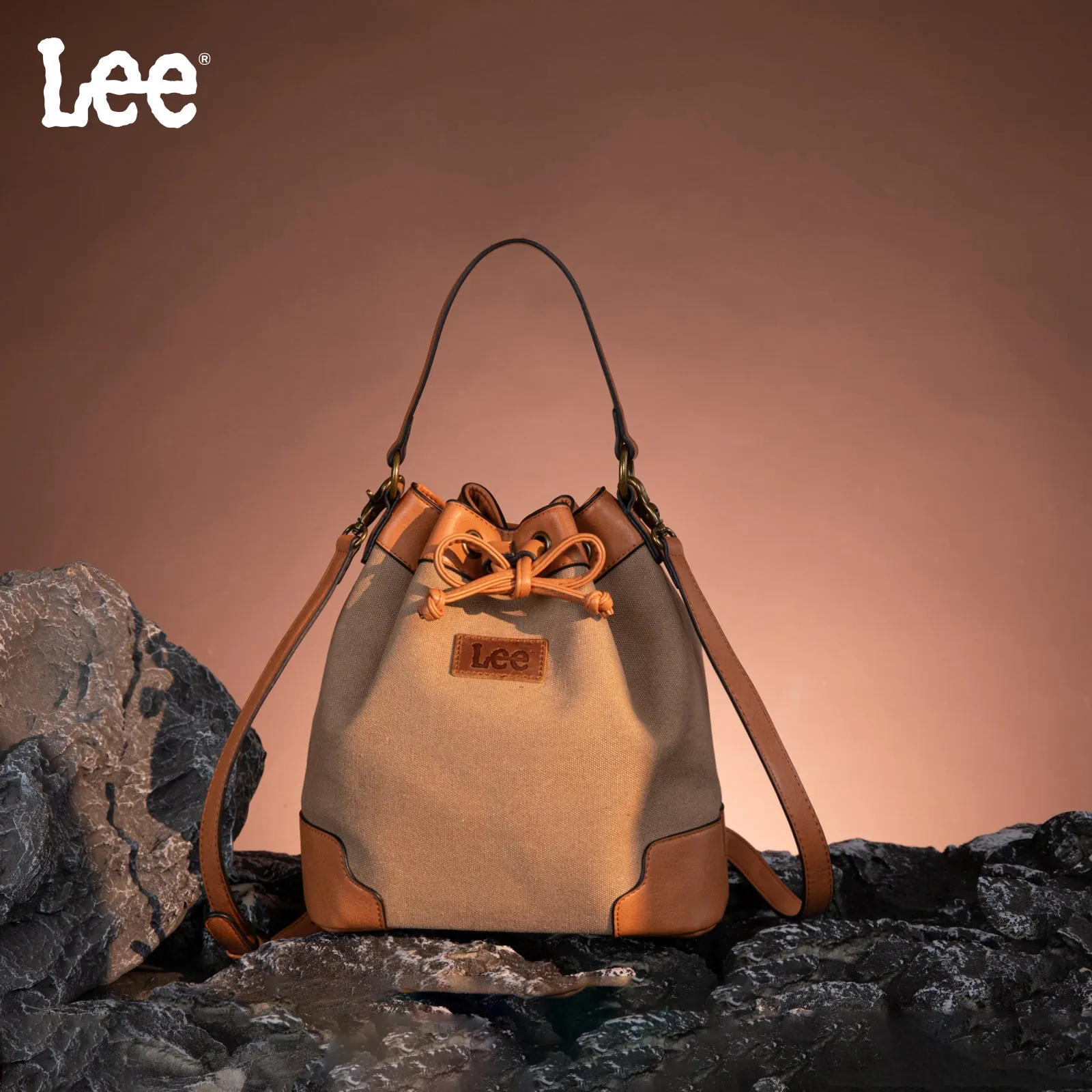 LEE53-003  LEE  Waxed Canvas Drawstring Hobo Bag/Crossbody