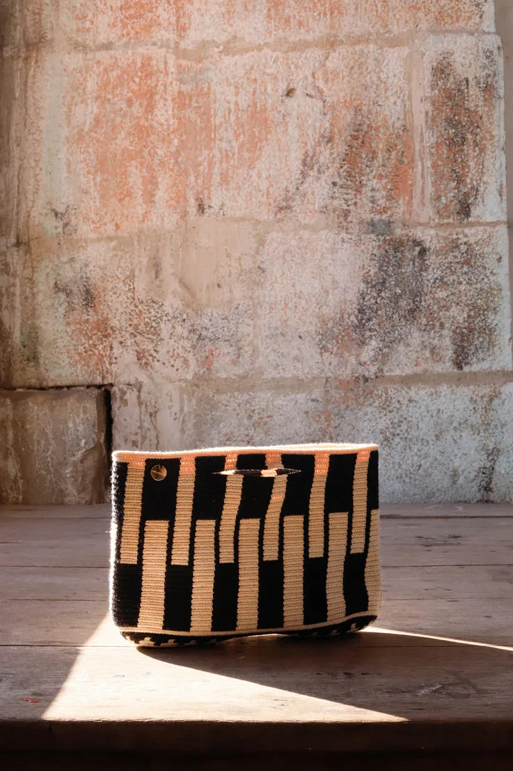 Lisboa B Medium Clutch