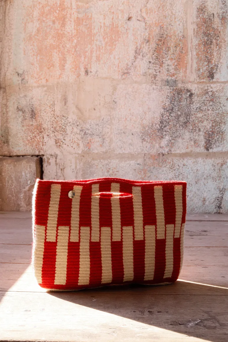 Lisboa O Medium Clutch