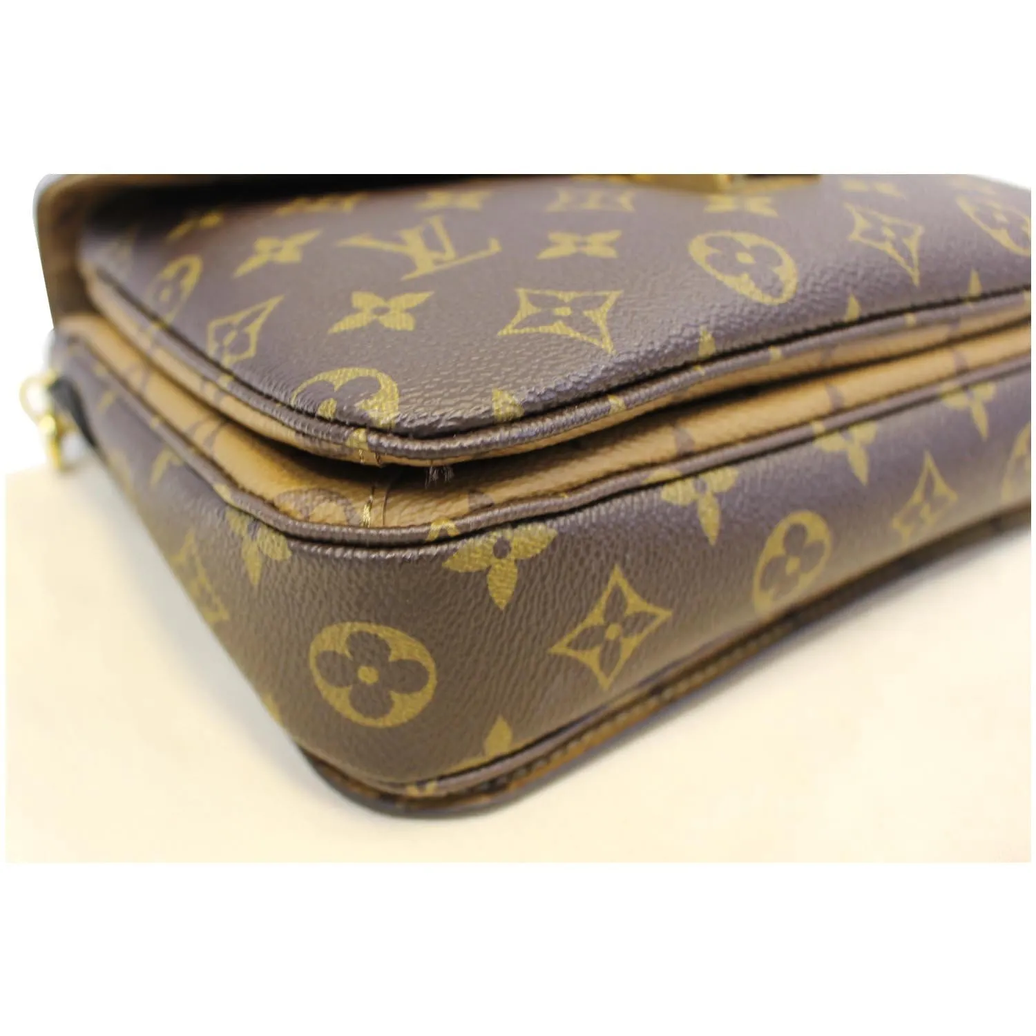 LOUIS VUITTON Metis Pochette Reverse Monogram Canvas Crossbody Bag Brown