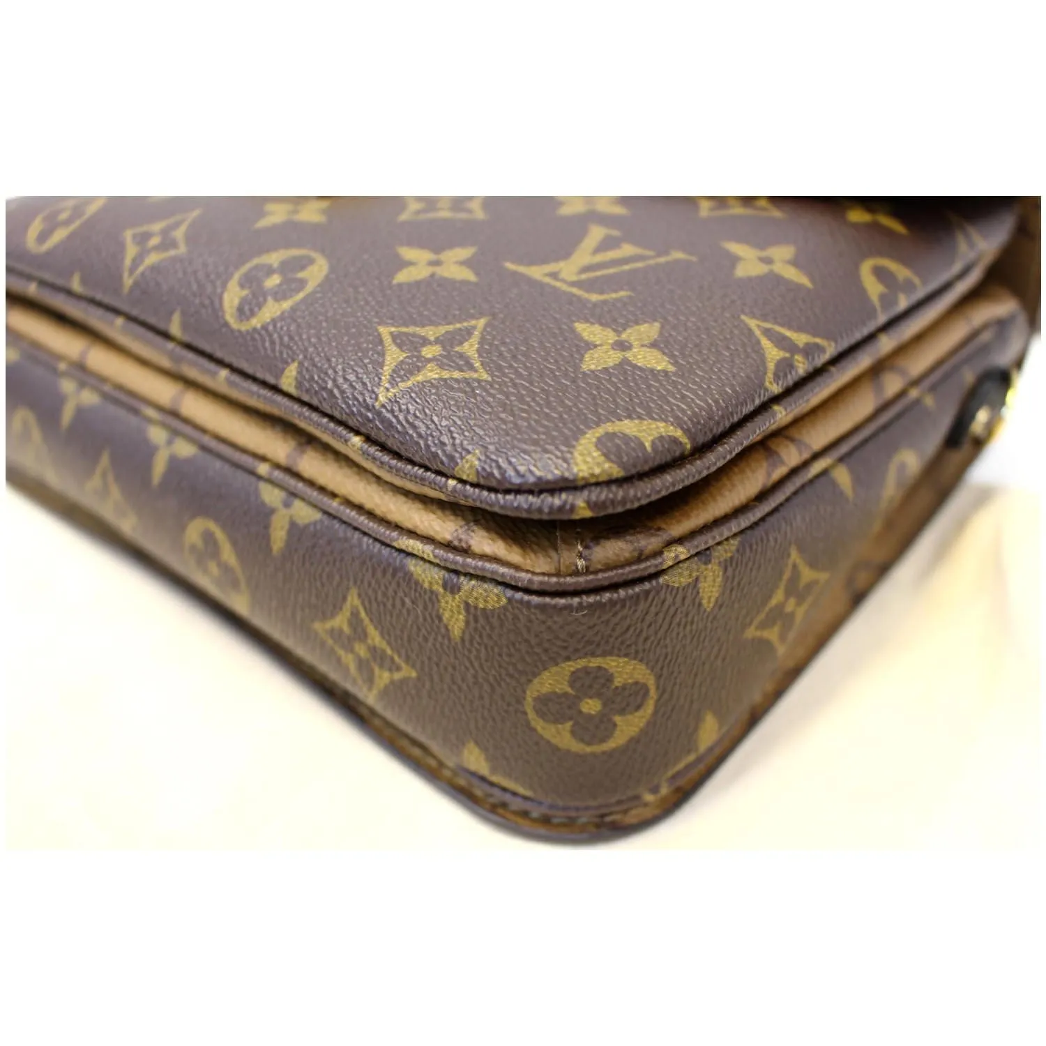 LOUIS VUITTON Metis Pochette Reverse Monogram Canvas Crossbody Bag Brown