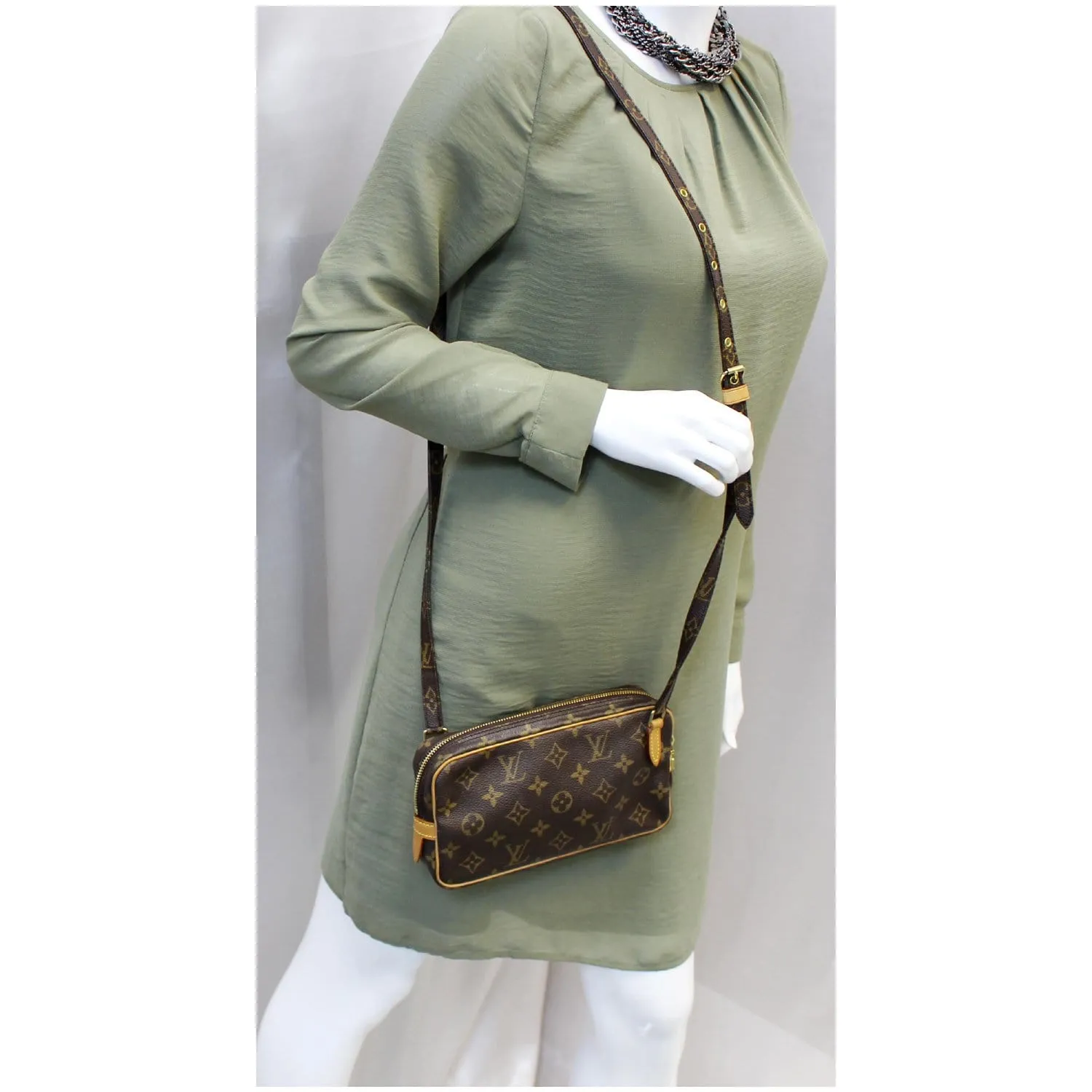 LOUIS VUITTON Pochette Marly Bandouliere Monogram Canvas Crossbody Bag Brown