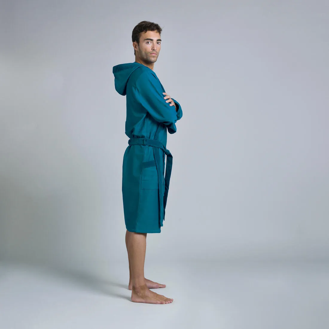 MEN'S COMPACT POOL BATHROBE