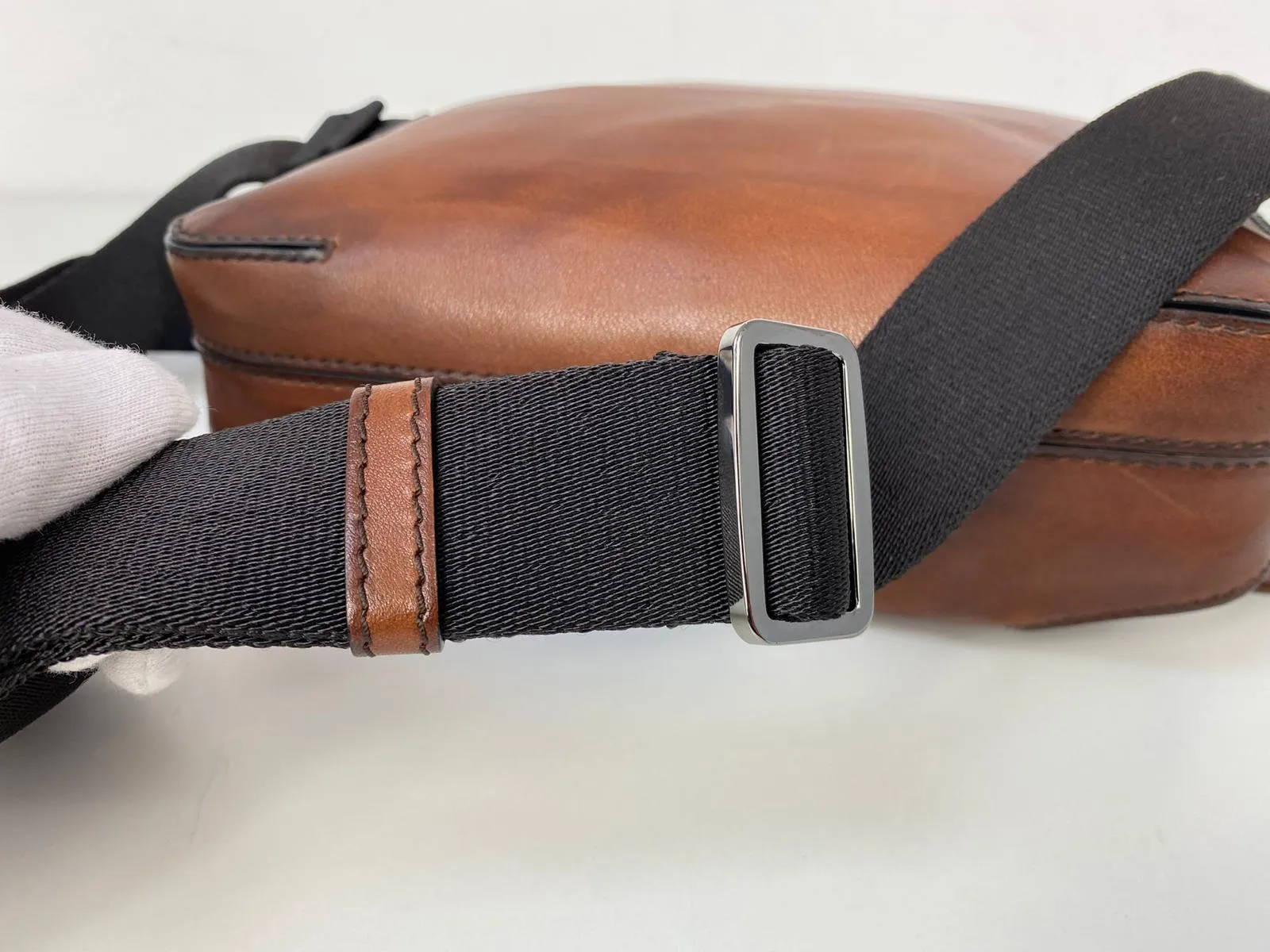 Pilote II Scritto Crossbody Bag