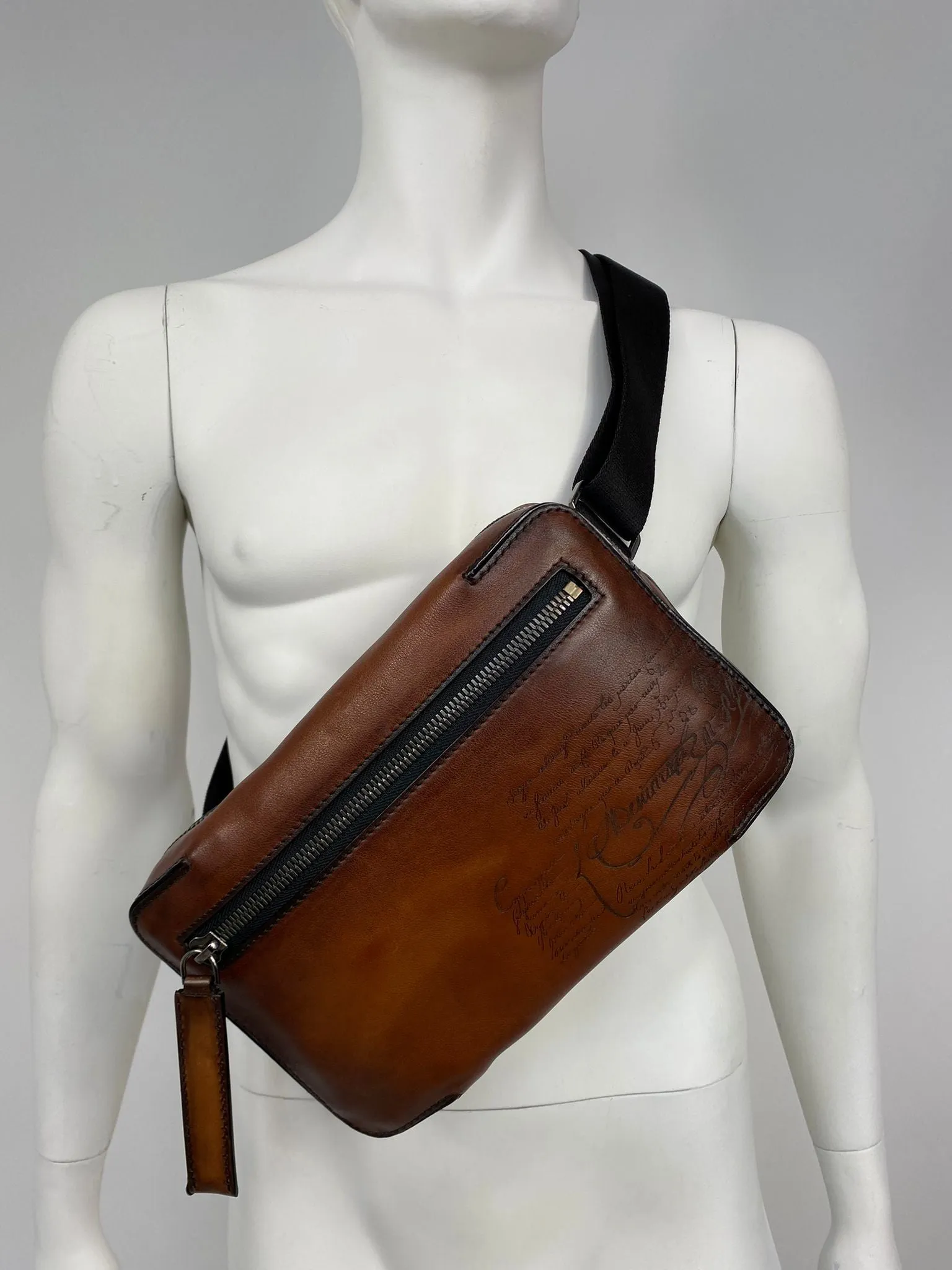 Pilote II Scritto Crossbody Bag