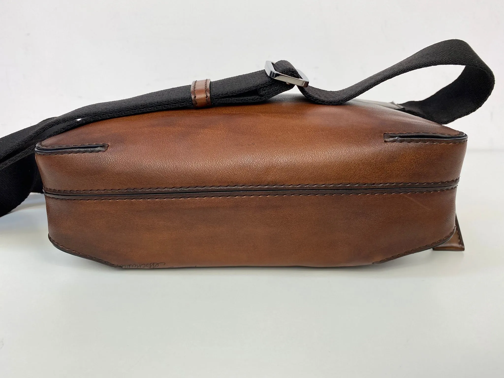 Pilote II Scritto Crossbody Bag