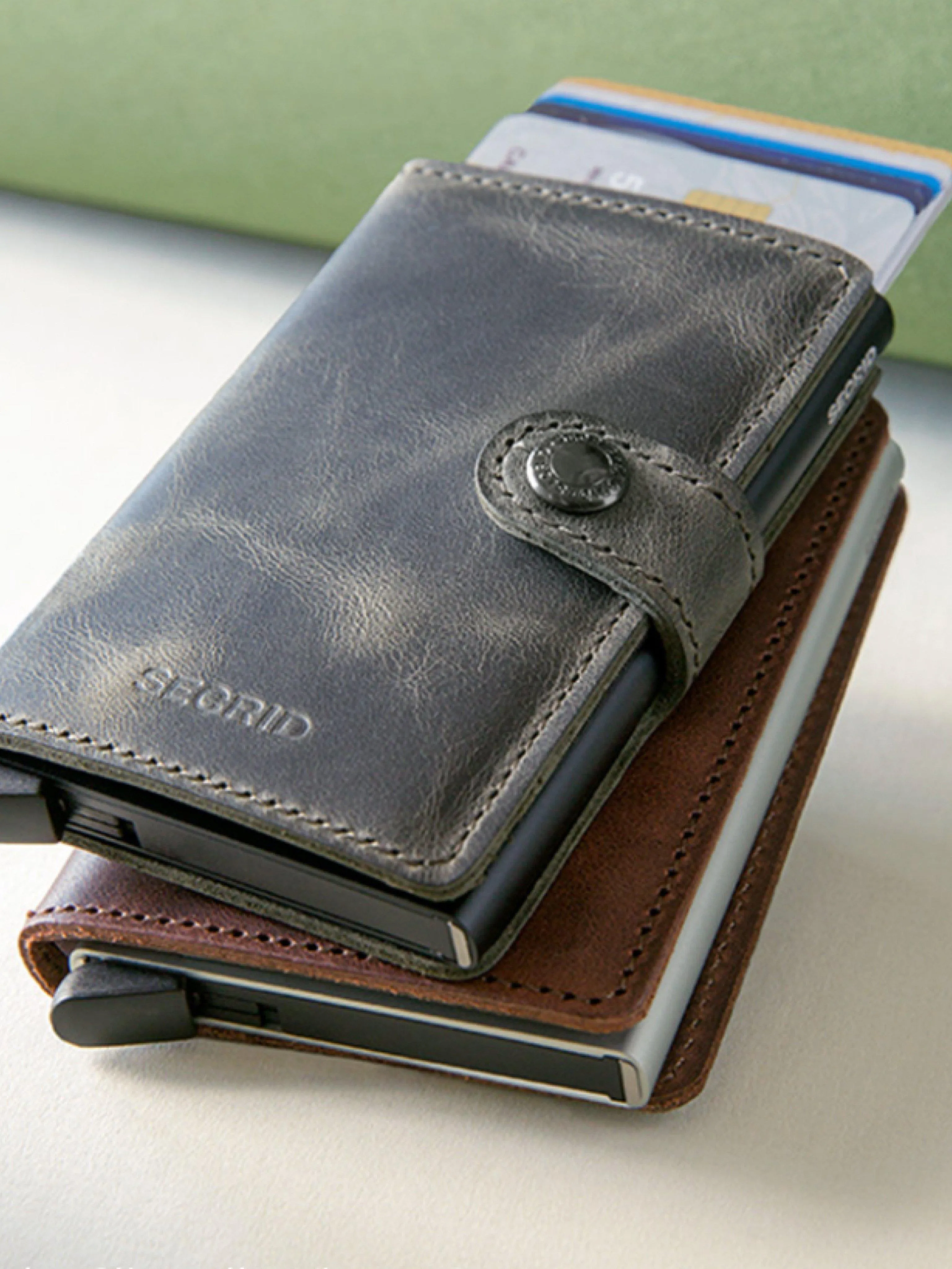 Secrid Miniwallet Perforated Black Red