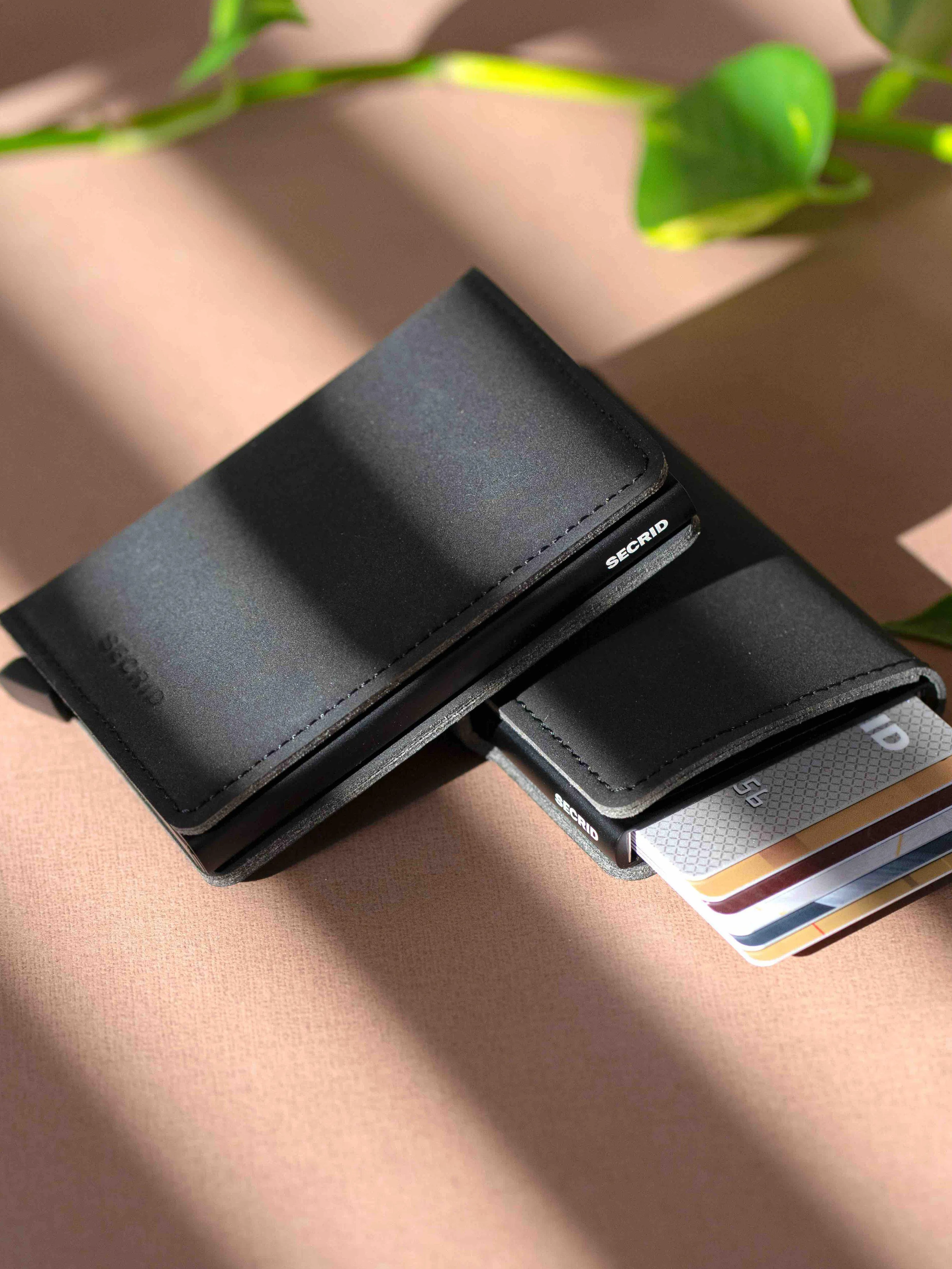 Secrid Slimwallet Fuel Black Red