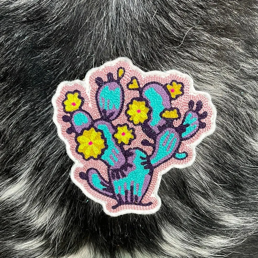 Shania - Black & White w/ Cactus Blossom Patch