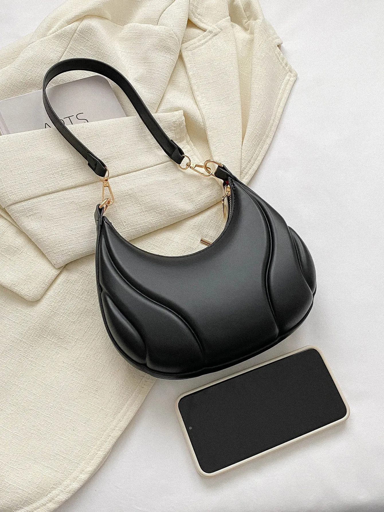 Solid Color Single Shoulder Handbag - Black