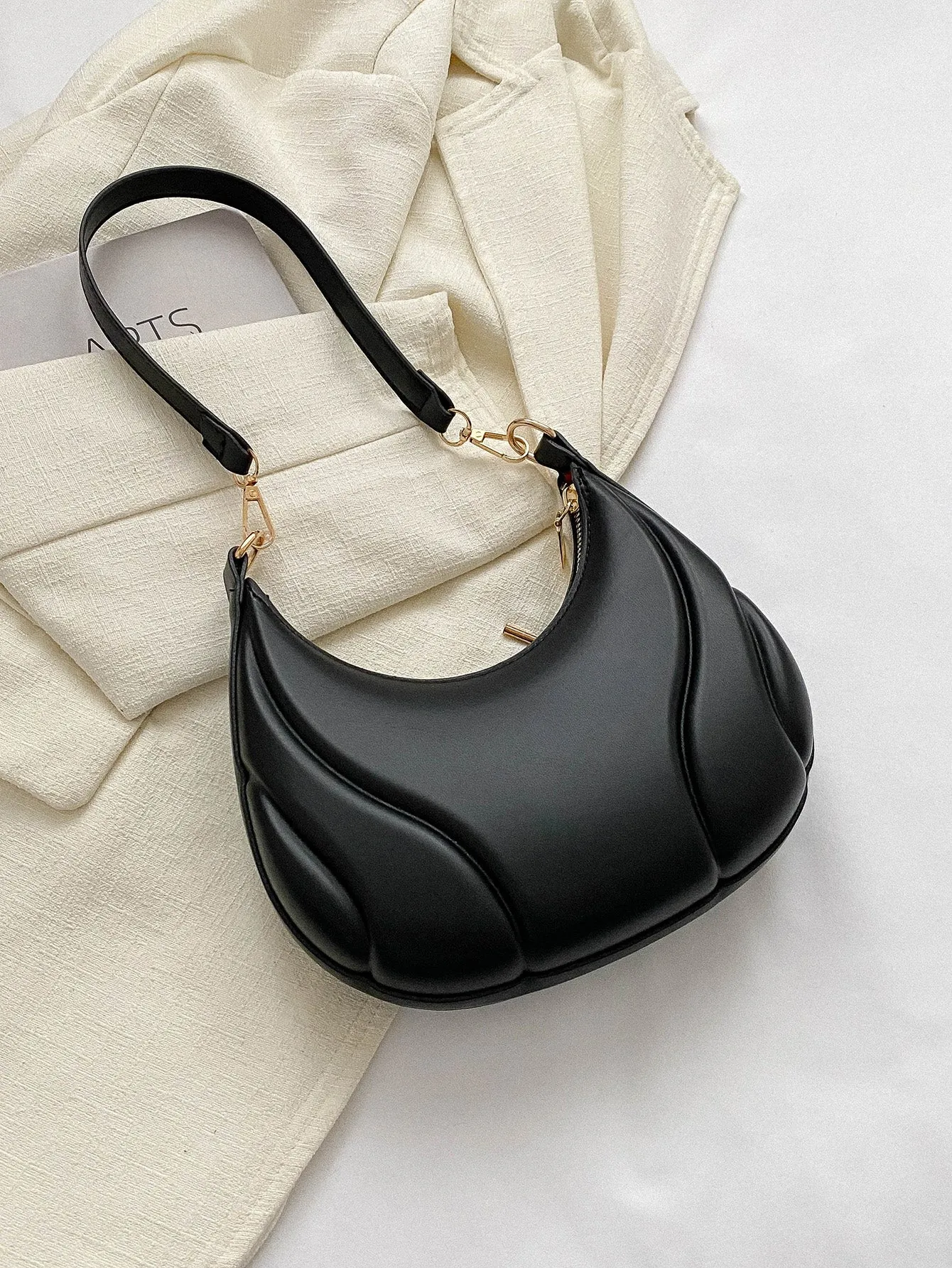 Solid Color Single Shoulder Handbag - Black