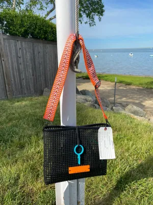 THE CROSSBODY - AUNT DOTTY