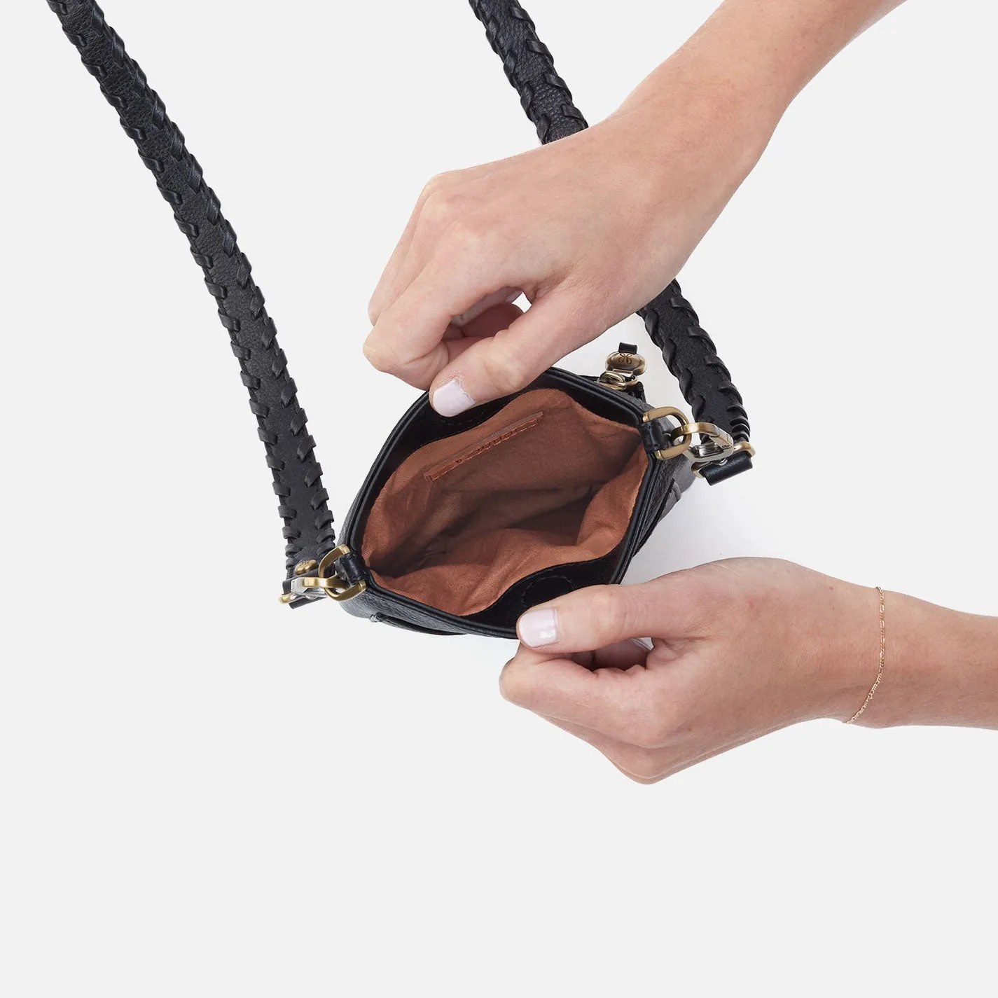Tyler Phone Crossbody In Pebbled Leather - Black