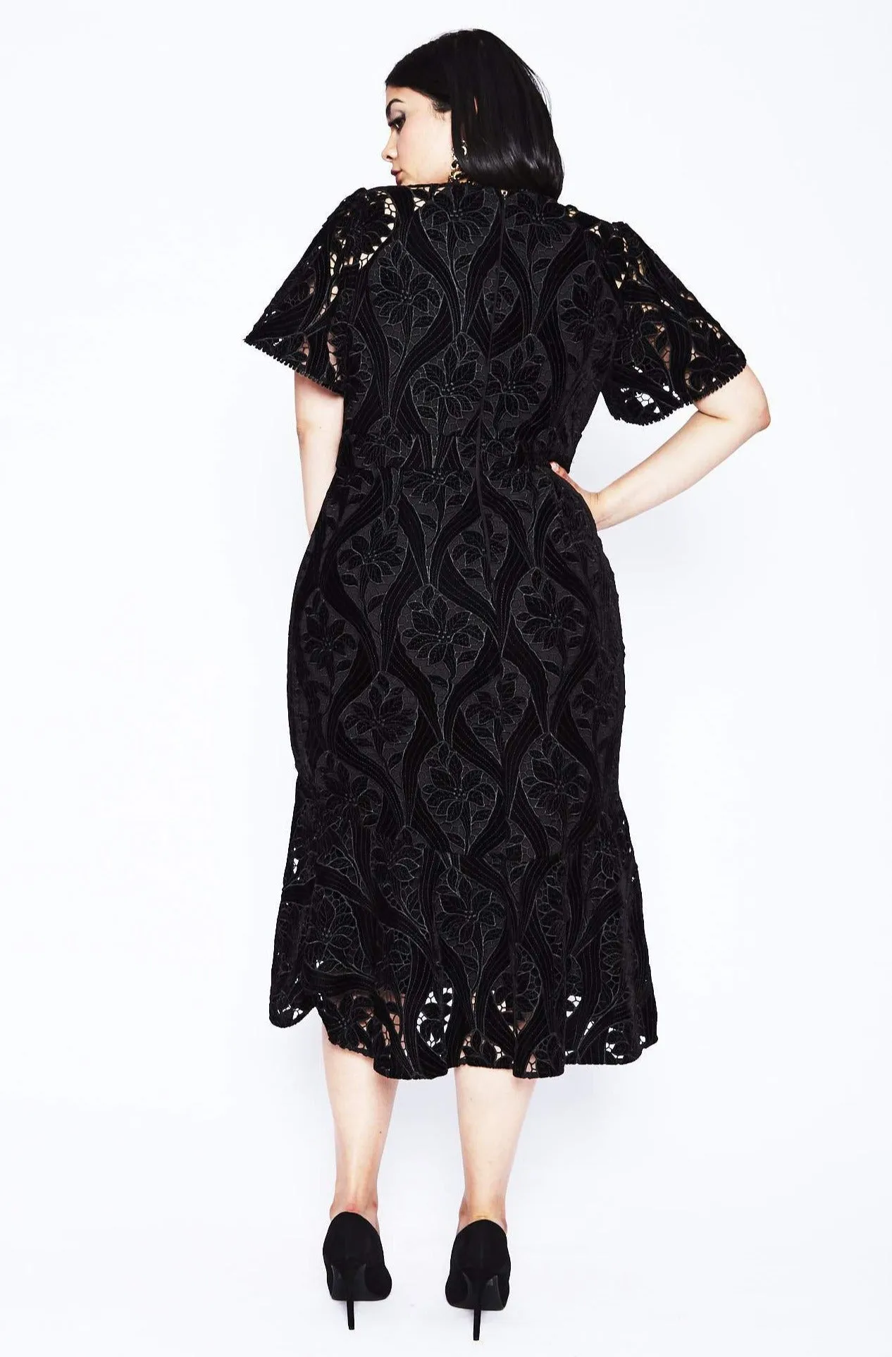 Virginia Velvet Contrast Midi Dress by ML Monique Lhuillier - RENTAL